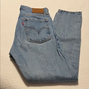 Levi's Wedgie 25 Light Wash Denim Jeans